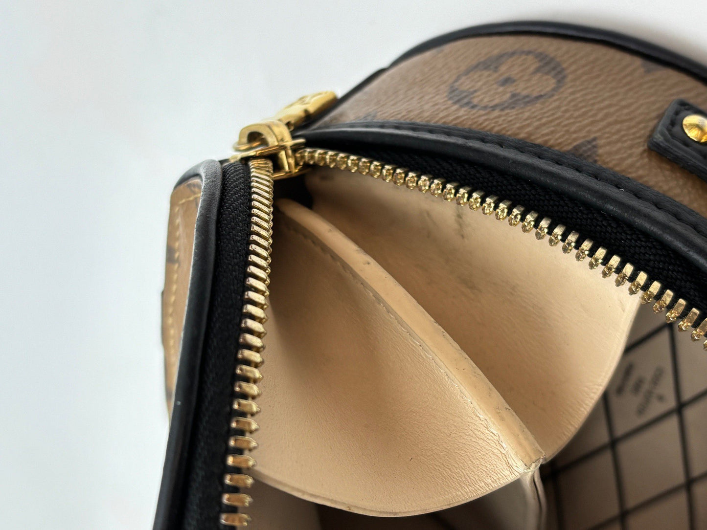 Louis Vuitton - Petite Boîte Chapeau - Monogram Reverse canvas with leather trim - Brown - (mini)
