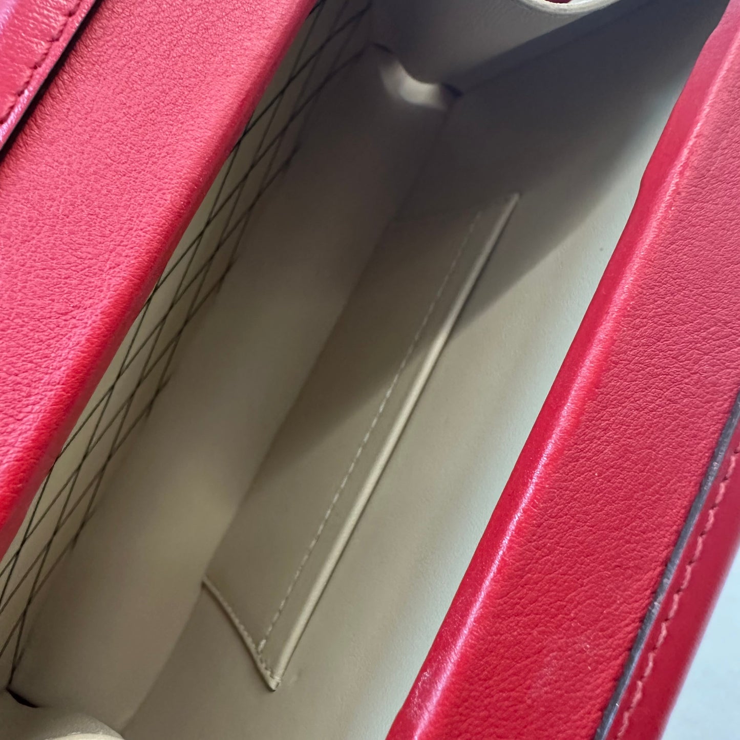 Louis Vuitton - Petite Malle - Patent leather - Red