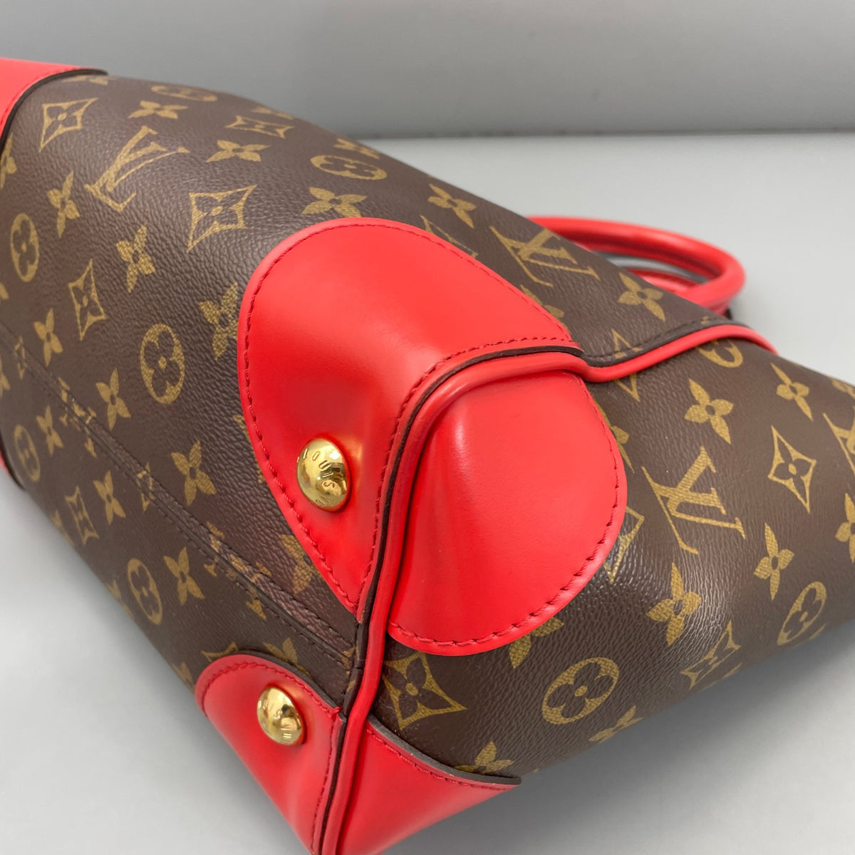 Louis Vuitton - Phenix - Leather - Brown - (medium)
