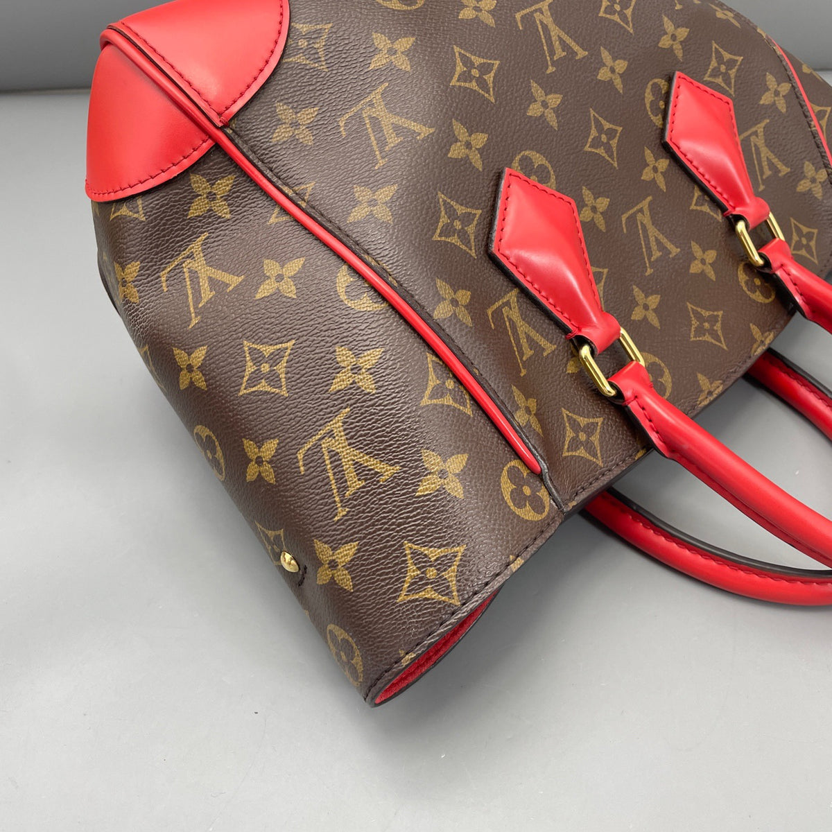 Louis Vuitton - Phenix - Leather - Brown - (medium)