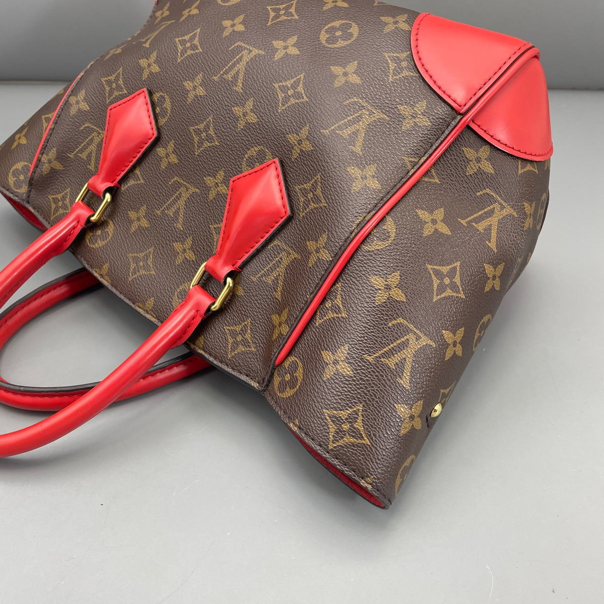 Louis Vuitton - Phenix - Leather - Brown - (medium)