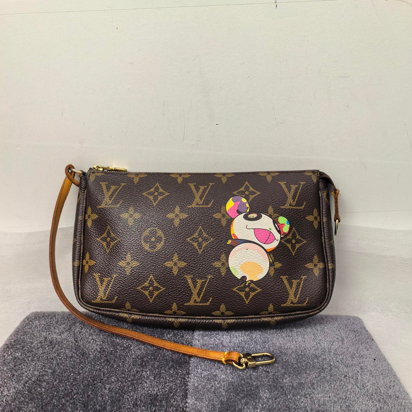 Louis Vuitton - Pochette Accessoires - Cloth - Brown - (small)