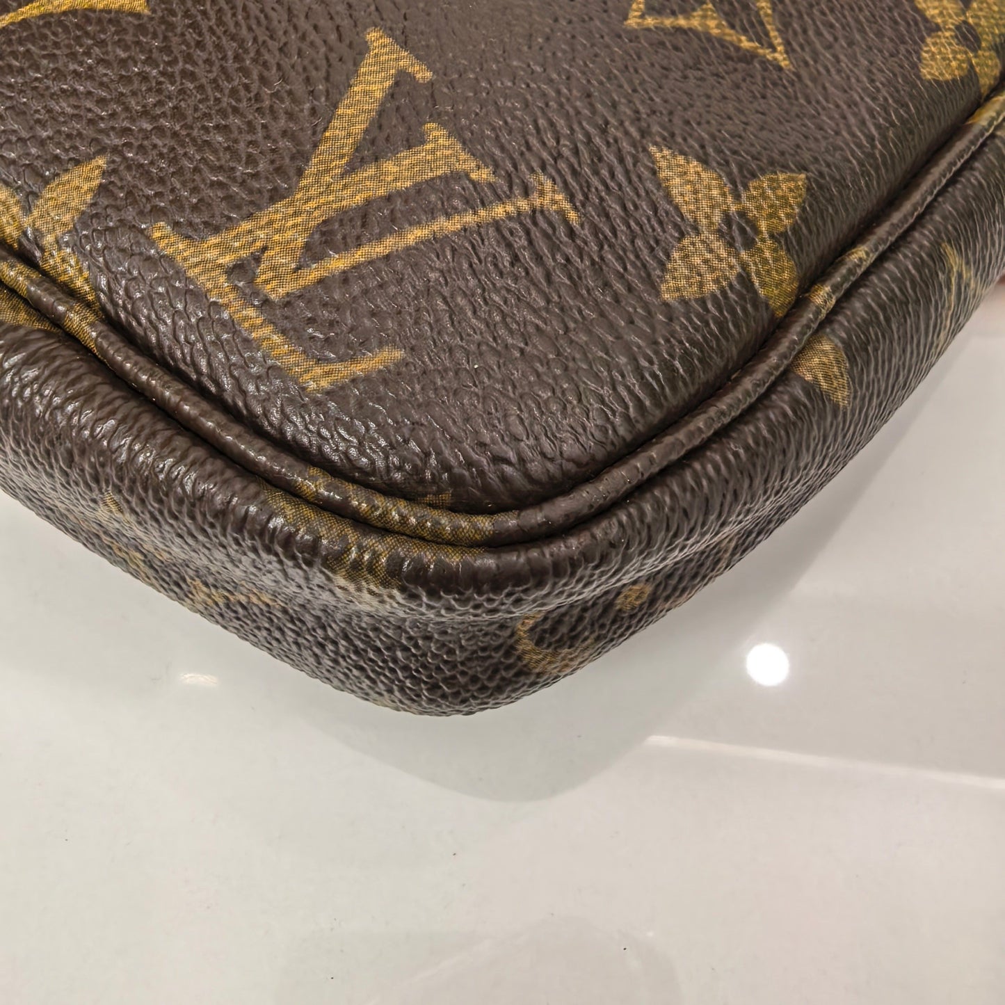 Louis Vuitton - Pochette Accessoires - Cloth - Brown - (small)