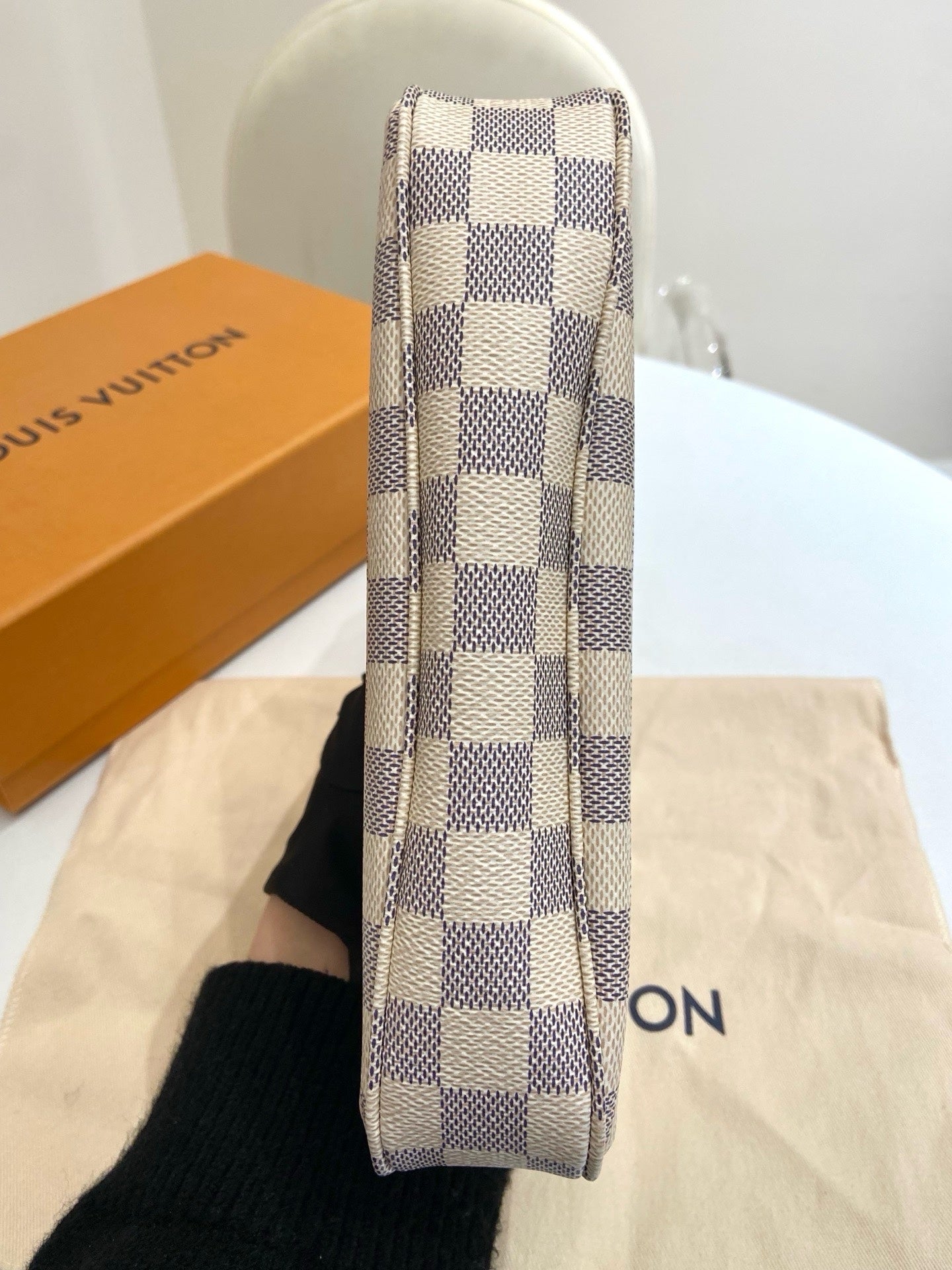 Louis Vuitton - Pochette Accessoires - Cloth - White - (small)
