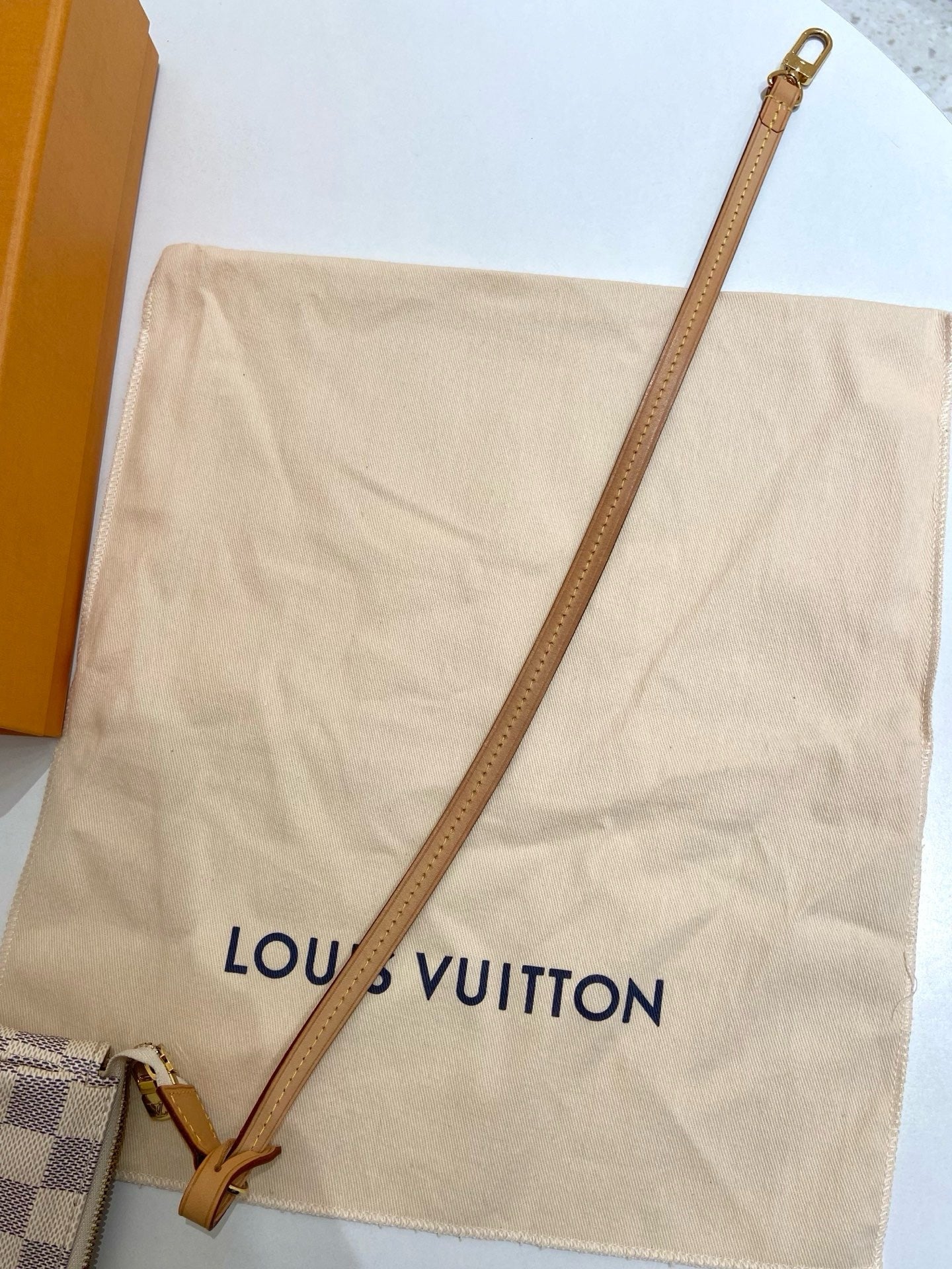 Louis Vuitton - Pochette Accessoires - Cloth - White - (small)