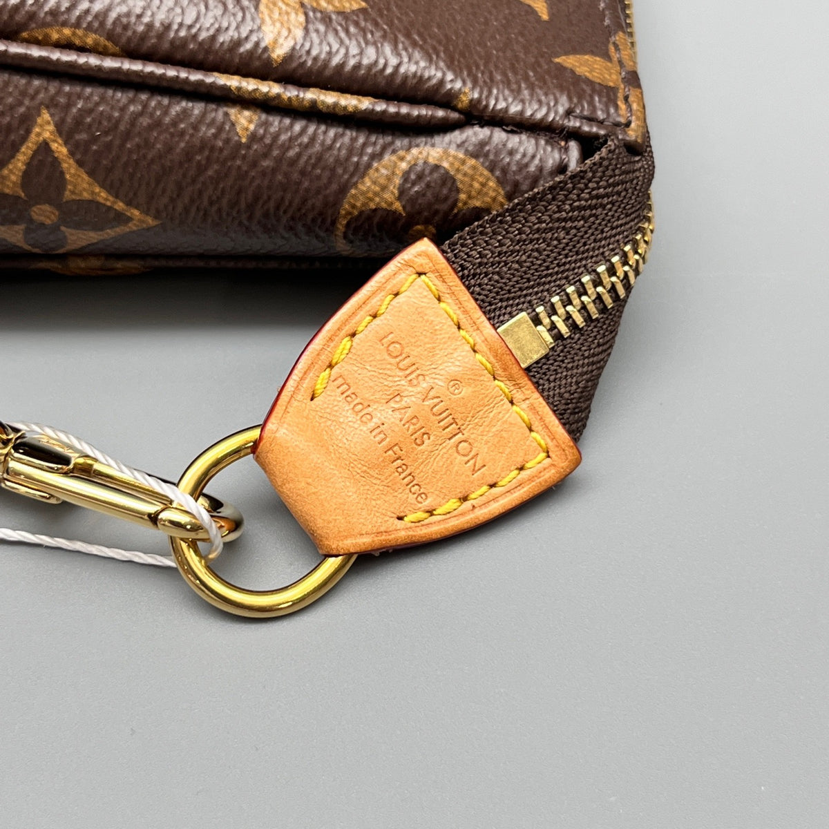 Louis Vuitton - Pochette Accessoires - Leather - Brown - (mini)