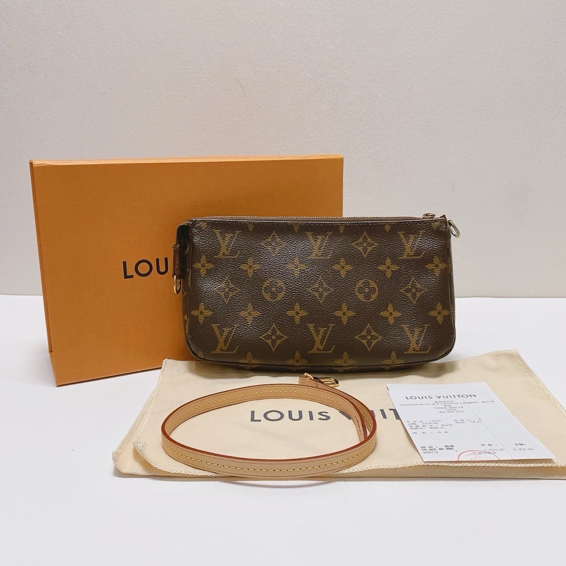 Louis Vuitton - Pochette Accessoires - Synthetic - Brown - (mini)