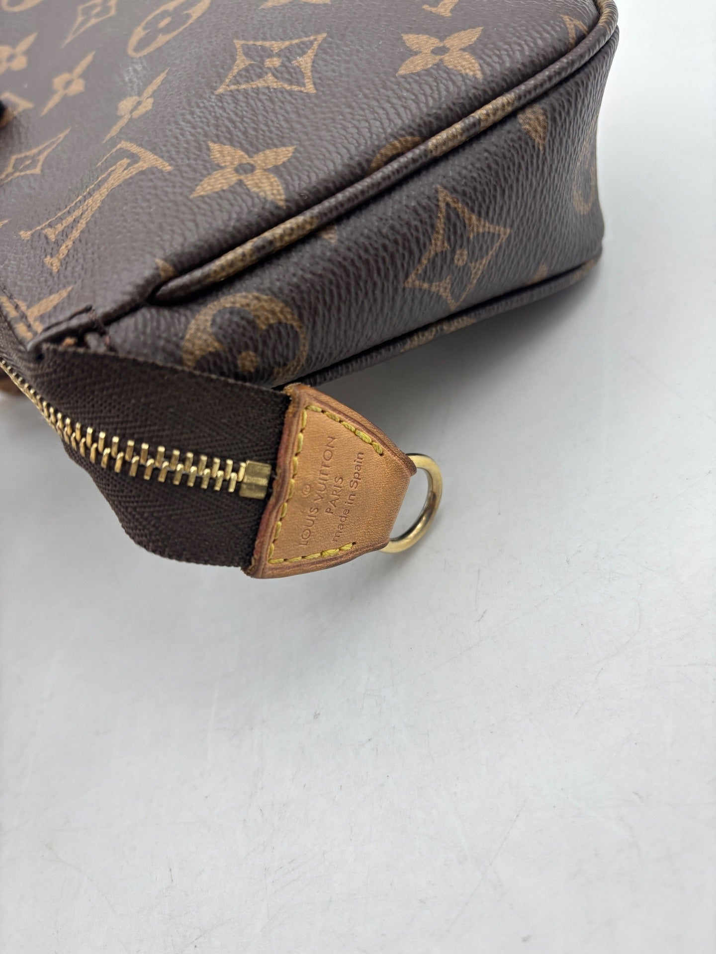 Louis Vuitton - Pochette Accessoires - Synthetic - Brown - (mini)
