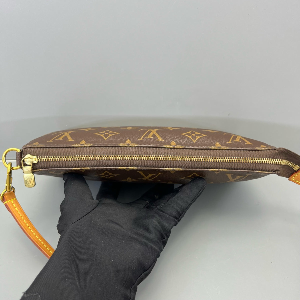 Louis Vuitton - Pochette Accessoires - Synthetic - Brown - (mini)