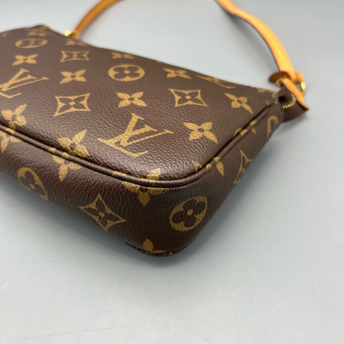 Louis Vuitton - Pochette Accessoires - Synthetic - Brown - (mini)