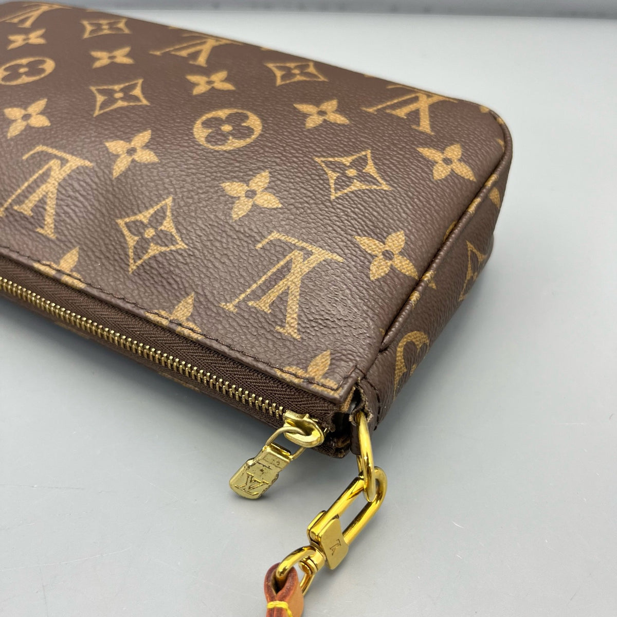 Louis Vuitton - Pochette Accessoires - Synthetic - Brown - (mini)