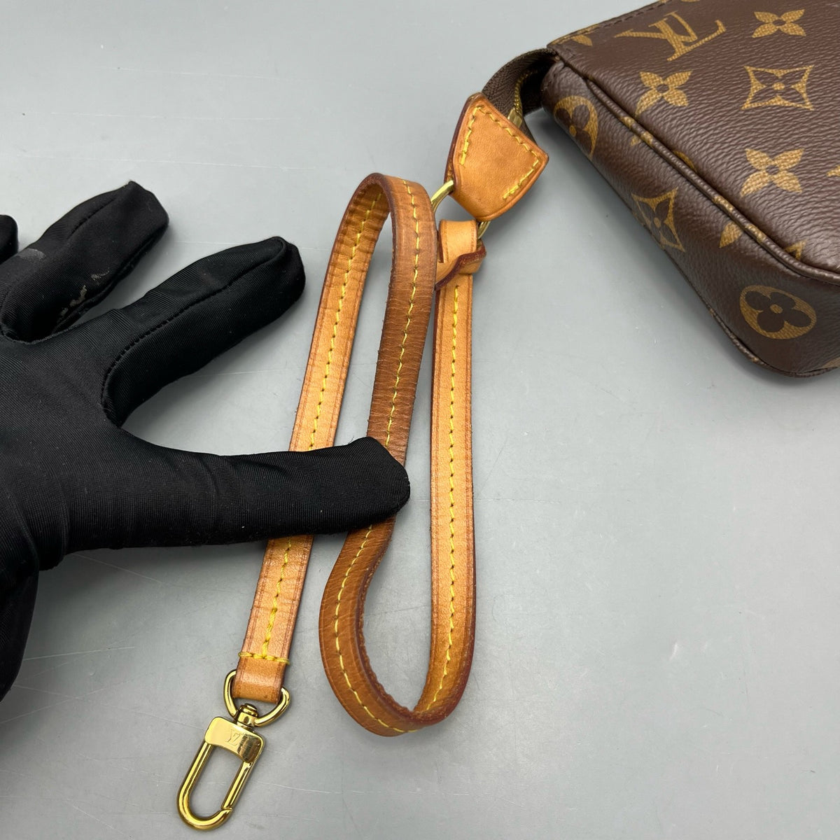 Louis Vuitton - Pochette Accessoires - Synthetic - Brown - (mini)