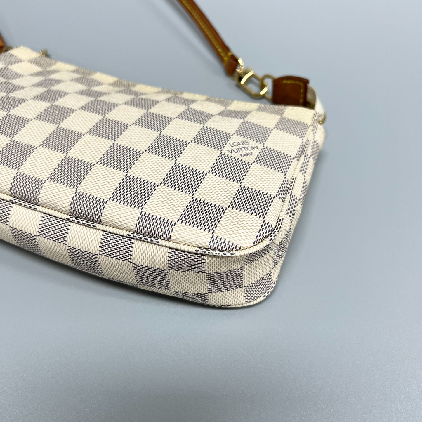 Louis Vuitton - Pochette Accessoires - Synthetic - White - (mini)