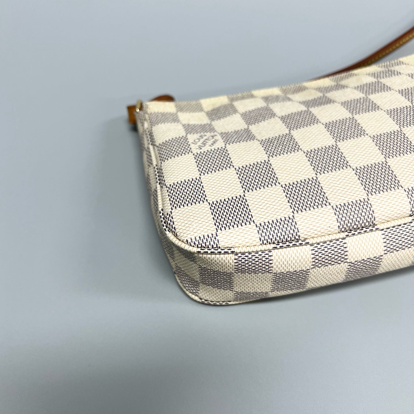 Louis Vuitton - Pochette Accessoires - Synthetic - White - (mini)
