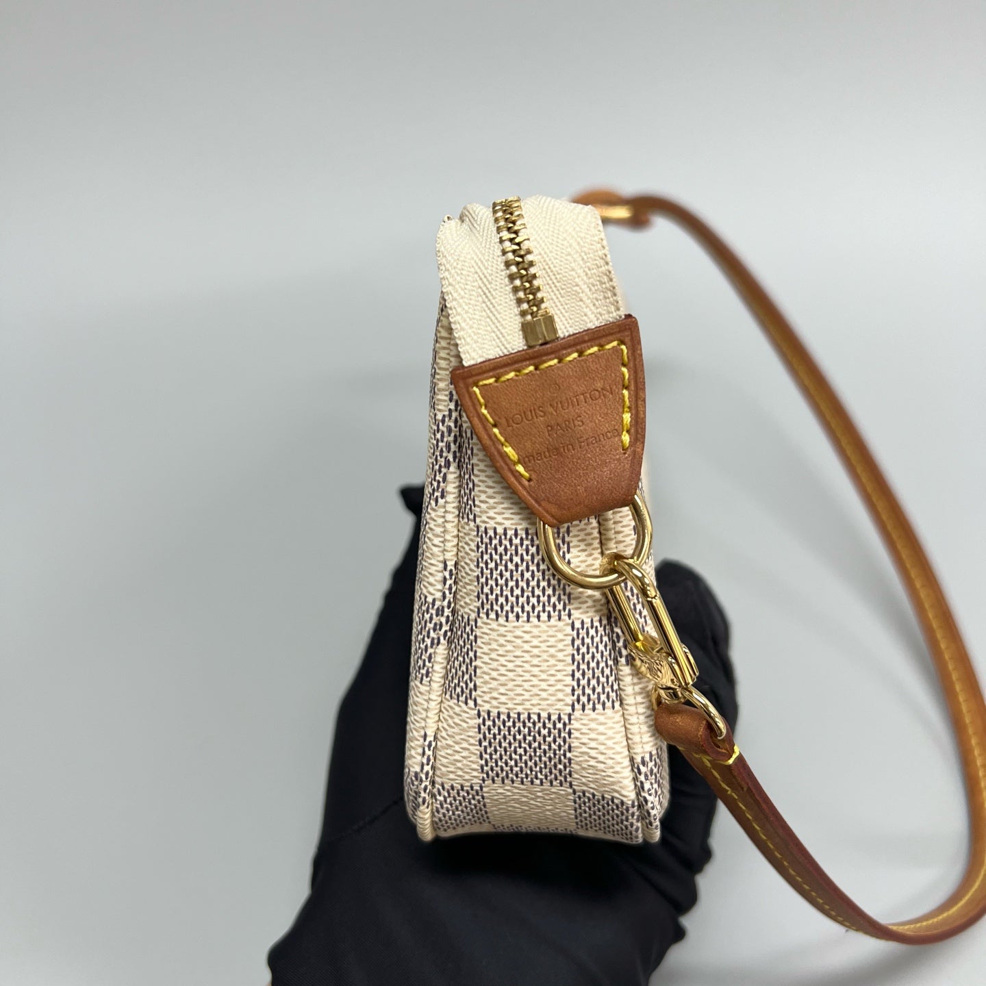 Louis Vuitton - Pochette Accessoires - Synthetic - White - (mini)