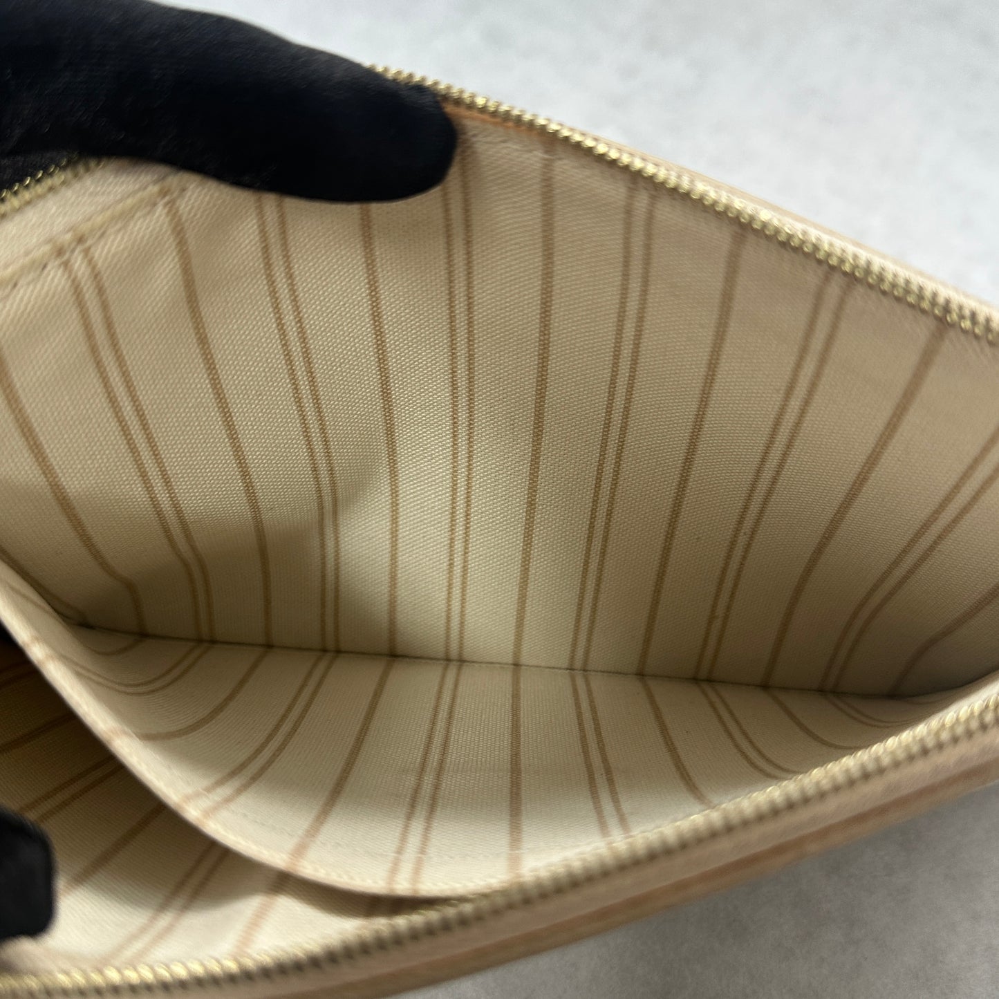Louis Vuitton - Pochette Accessoires - Synthetic - White - (mini)