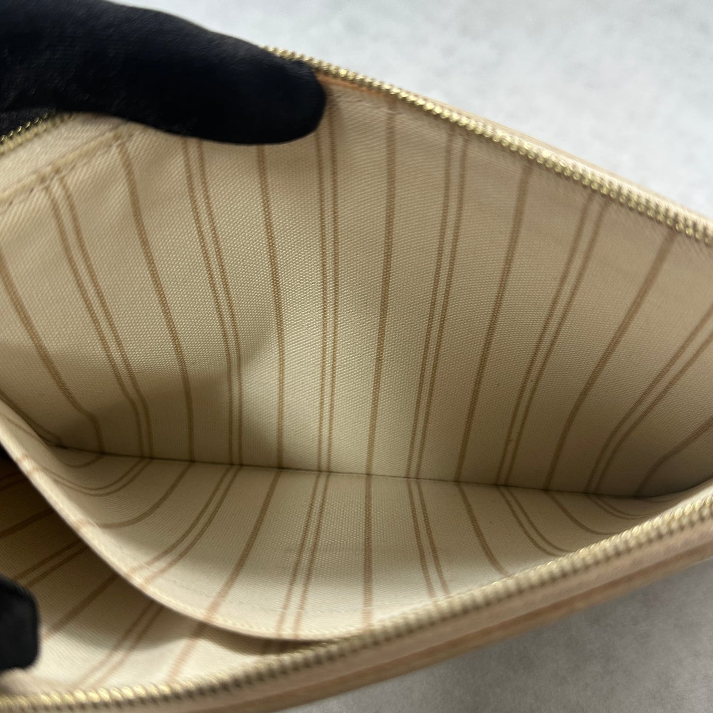 Louis Vuitton - Pochette Accessoires - Synthetic - White - (small)