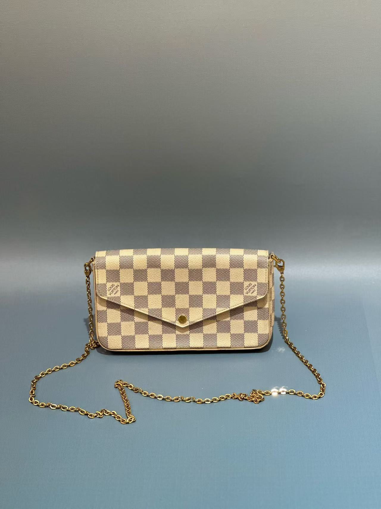 Louis Vuitton - Pochette Félicie - Damier Azur coated canvas with pink leather interior and a pink leather insert - White - (mini)