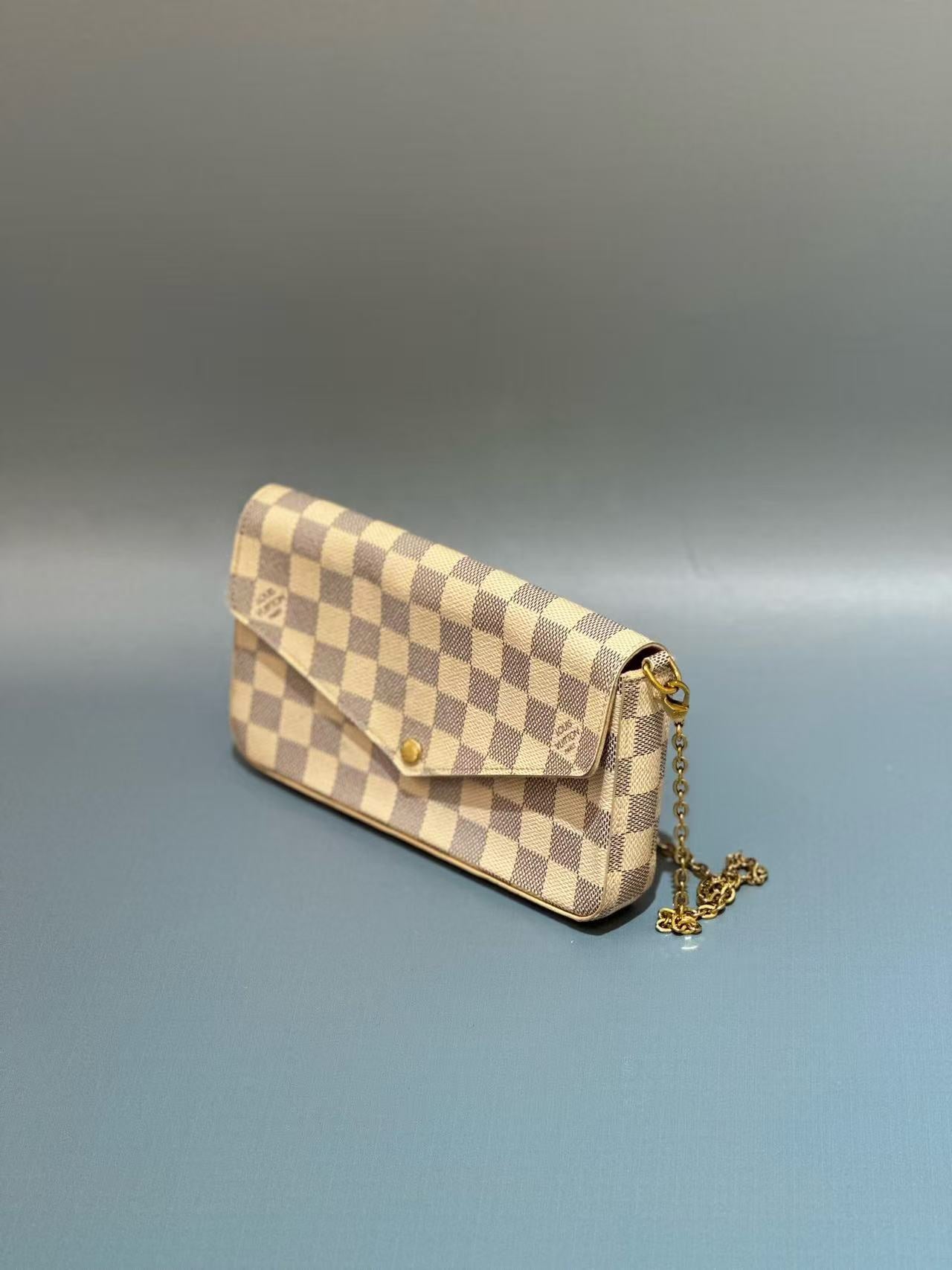 Louis Vuitton - Pochette Félicie - Damier Azur coated canvas with pink leather interior and a pink leather insert - White - (mini)