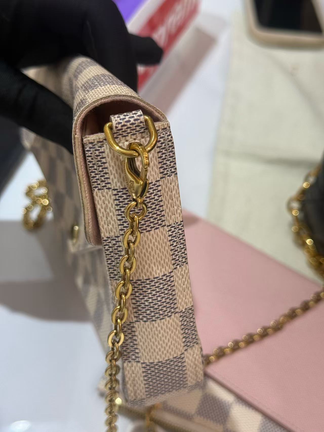 Louis Vuitton - Pochette Félicie - Damier Azur coated canvas with pink leather interior and a pink leather insert - White - (mini)