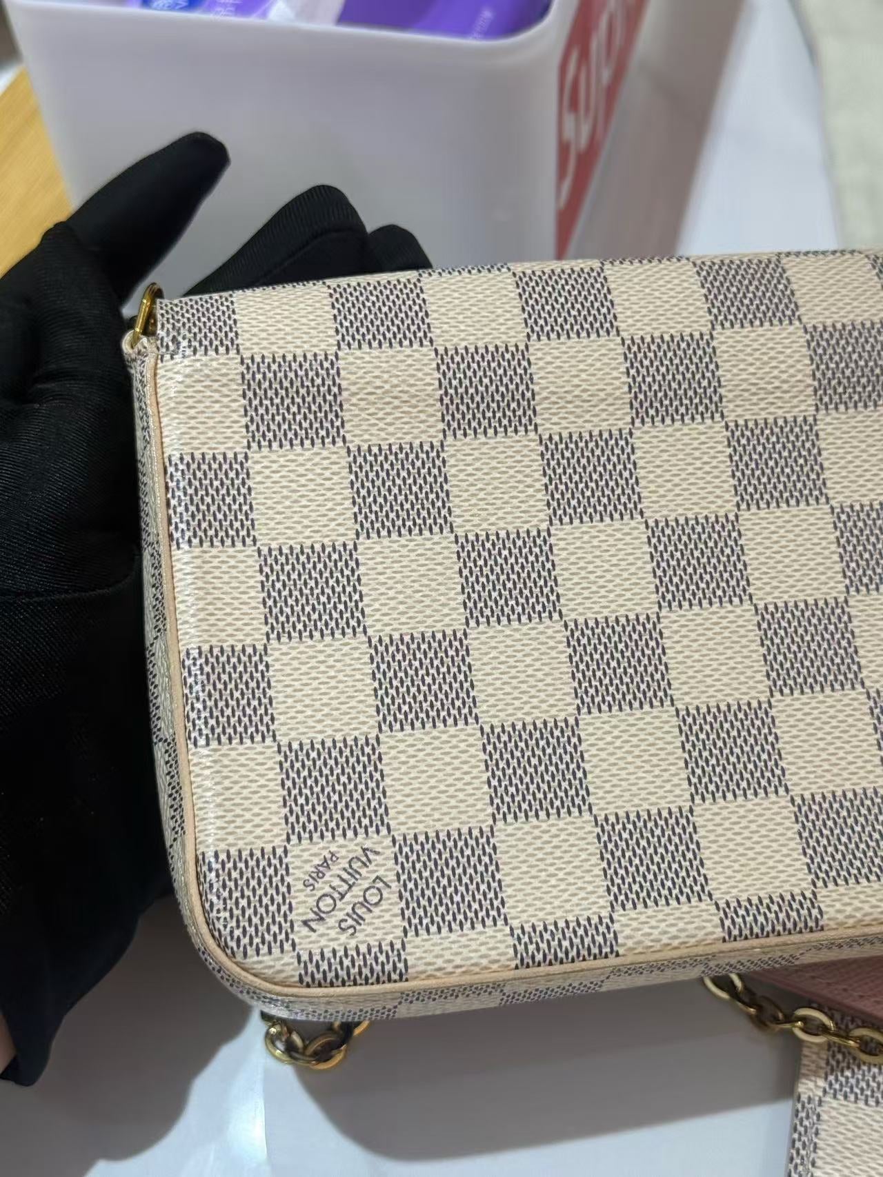 Louis Vuitton - Pochette Félicie - Damier Azur coated canvas with pink leather interior and a pink leather insert - White - (mini)