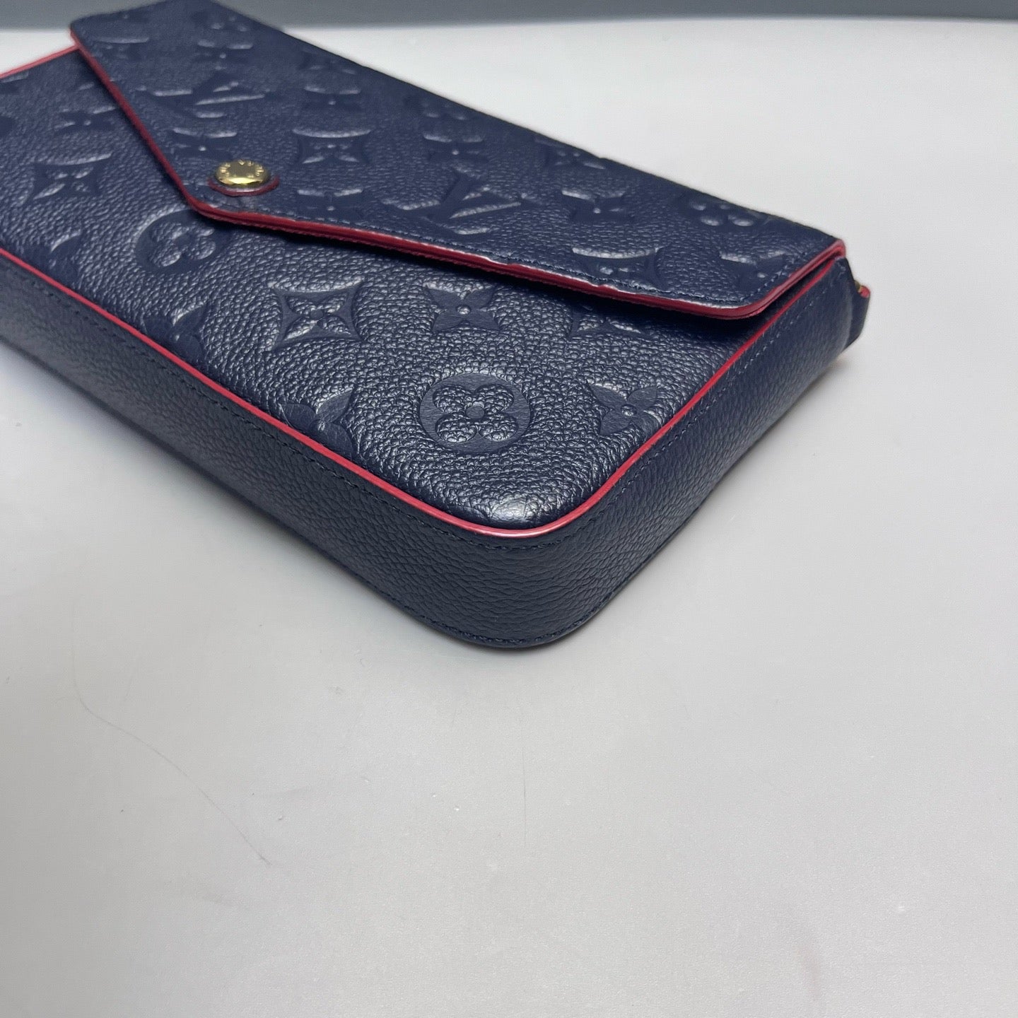 Louis Vuitton - Pochette Félicie - Embossed Monogram leather - Blue with red trim - (Mini)