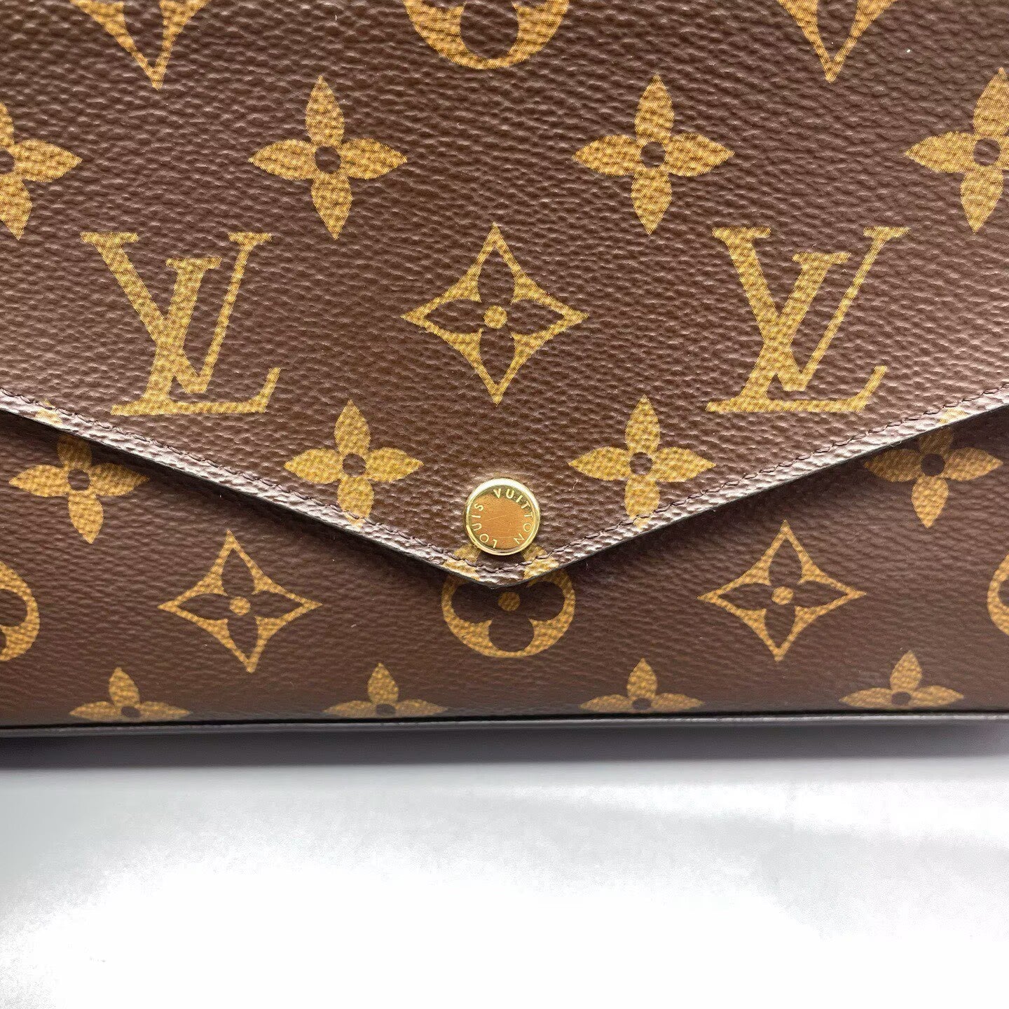 Louis Vuitton - Pochette Felicie - Monogram coated canvas and leather - Brown with Red interior - (mini)