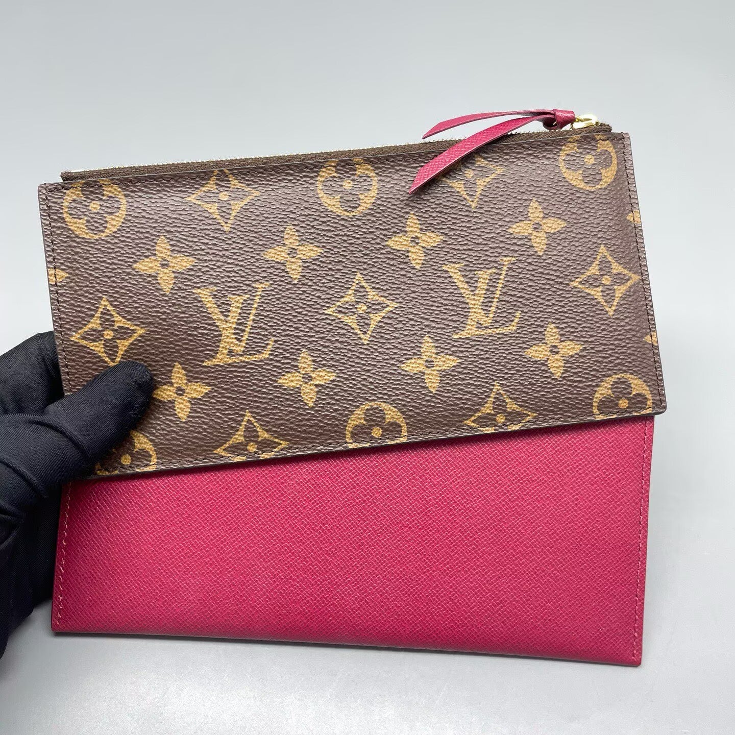 Louis Vuitton - Pochette Felicie - Monogram coated canvas and leather - Brown with Red interior - (mini)
