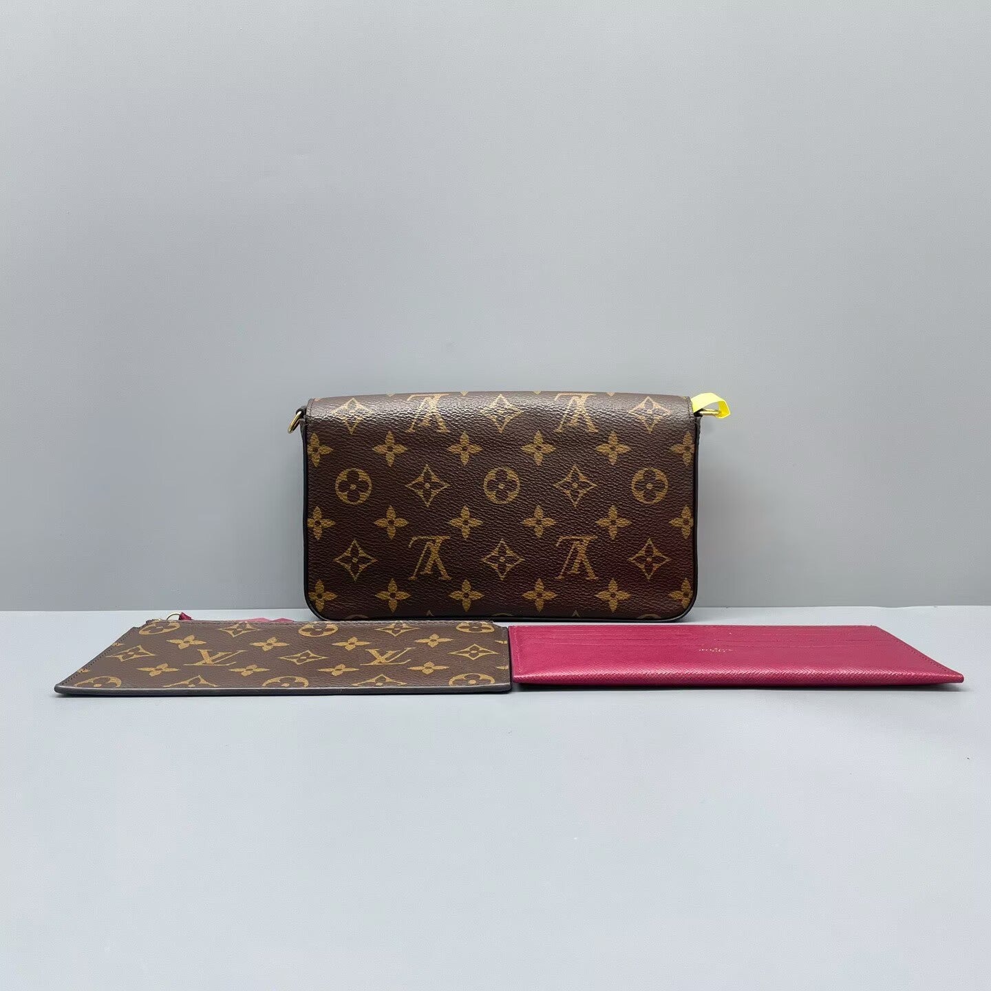Louis Vuitton - Pochette Felicie - Monogram coated canvas and leather - Brown with Red interior - (mini)