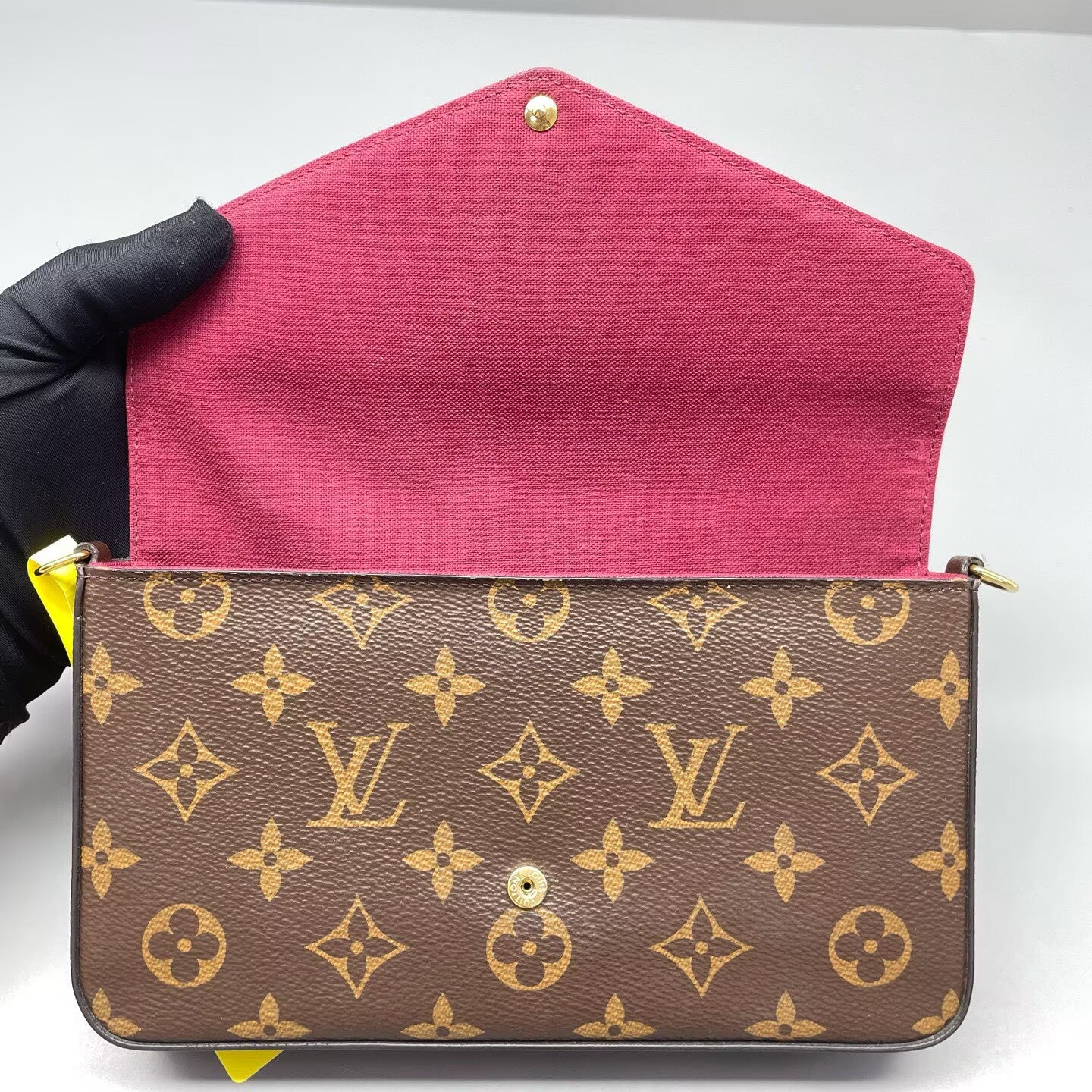 Louis Vuitton - Pochette Felicie - Monogram coated canvas and leather - Brown with Red interior - (mini)