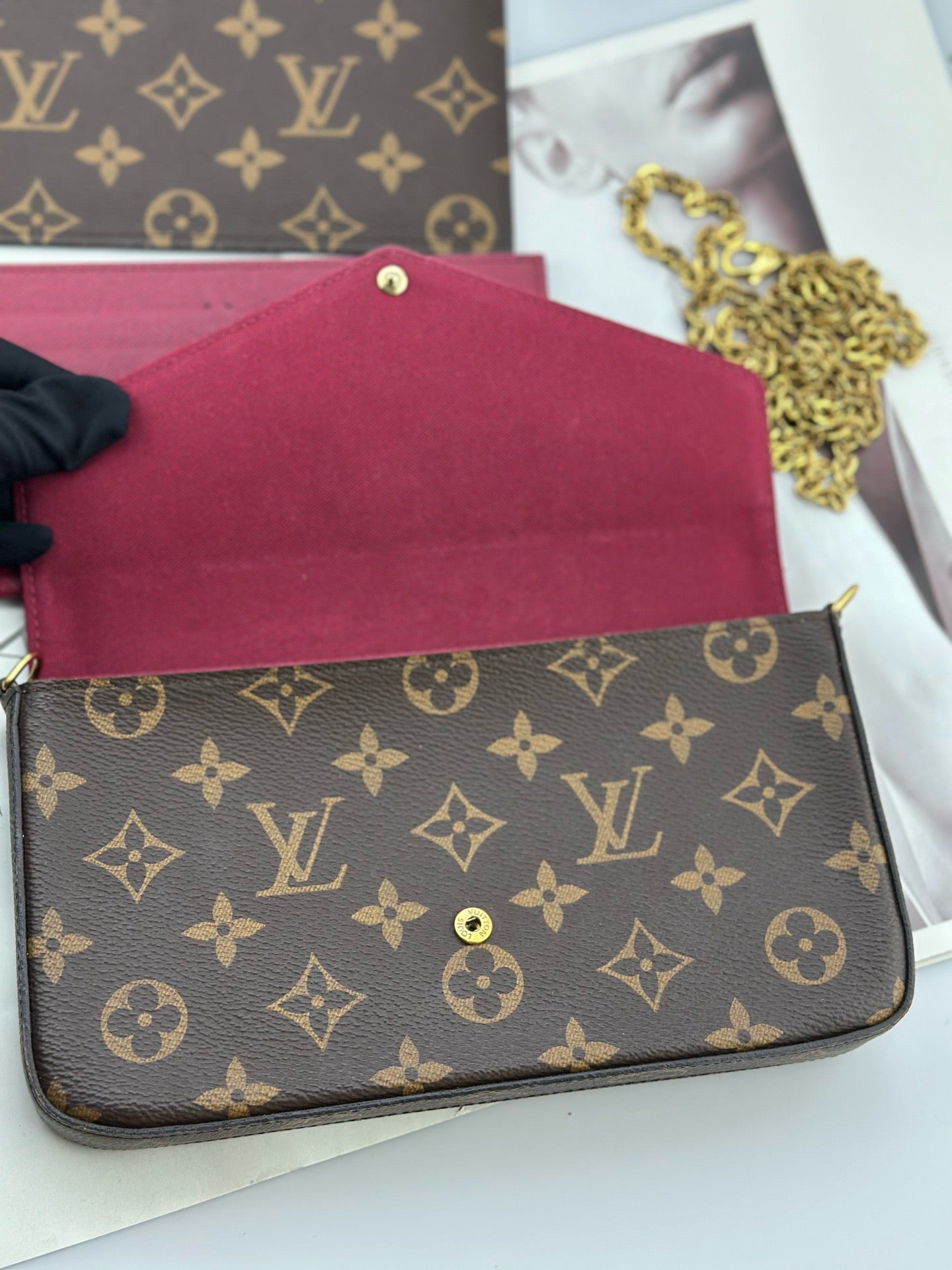 Louis Vuitton - Pochette Félicie - Monogram coated canvas with leather trim - Brown - (Small)