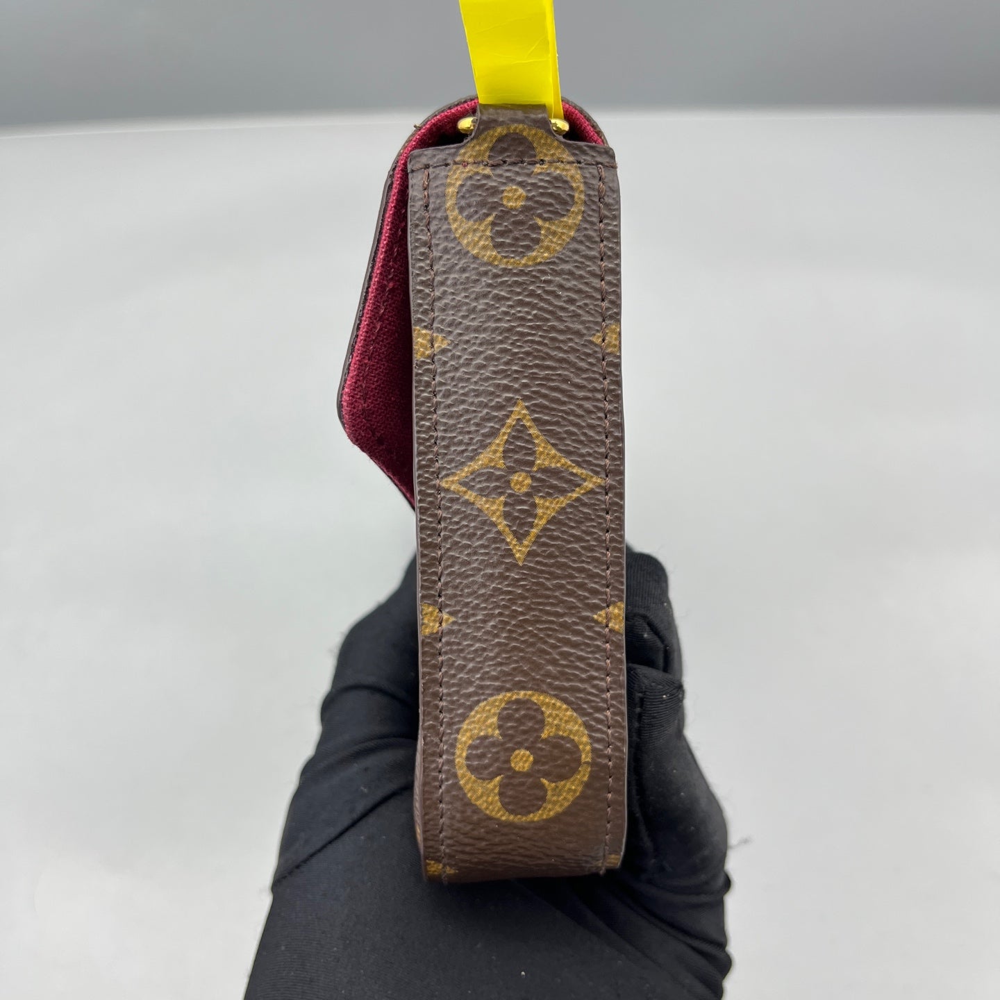Louis Vuitton - Pochette Félicie - Monogram coated canvas with leather trim - Brown with Red interior - (mini)