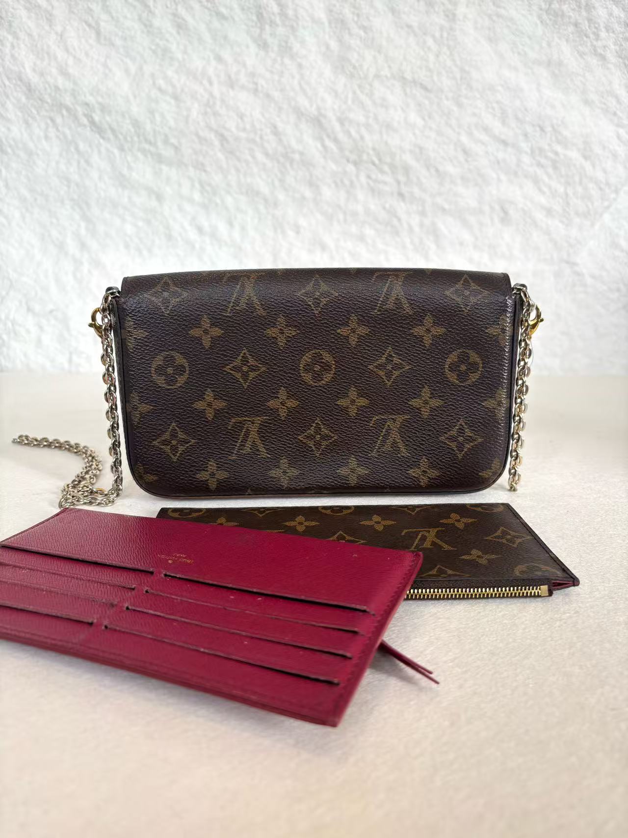 Louis Vuitton - Pochette Félicie - Monogram coated canvas with leather trim - Brown with fuchsia interior - (mini)