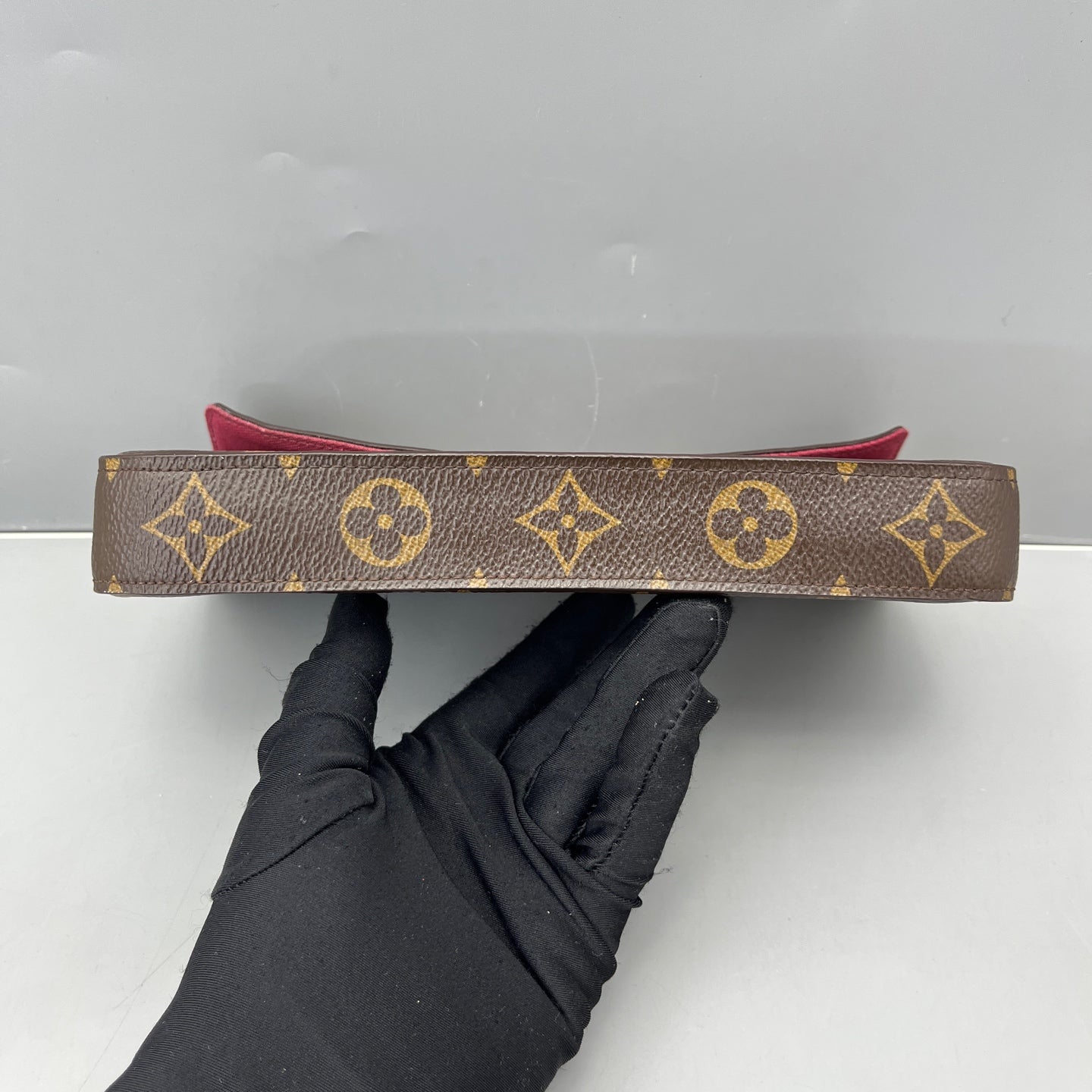 Louis Vuitton - Pochette Félicie - Monogram coated canvas with leather trim - Brown with Red interior - (mini)