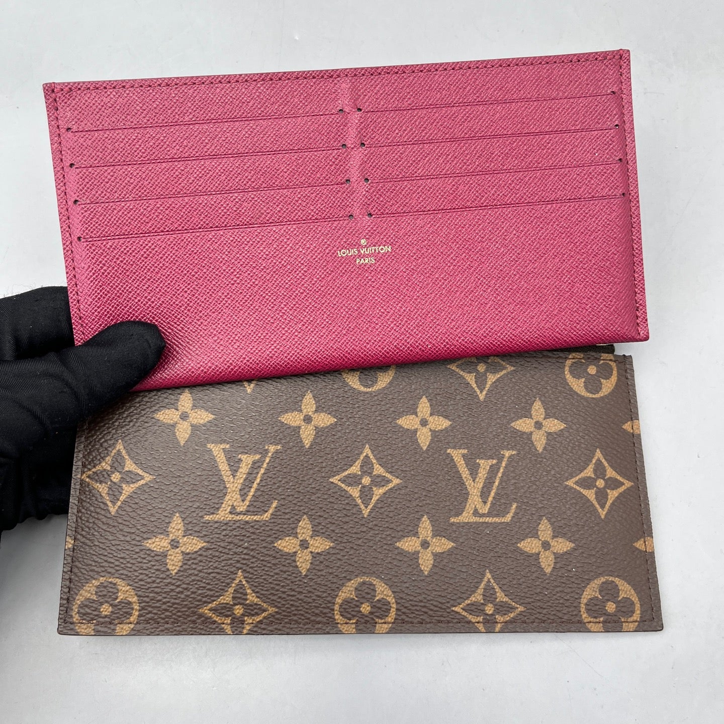 Louis Vuitton - Pochette Félicie - Monogram coated canvas with leather trim - Brown with Red interior - (mini)