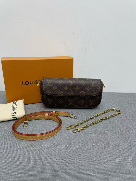 Louis Vuitton - Pochette Ivy - Monogram coated canvas with natural cowhide leather trim - Brown - (mini)