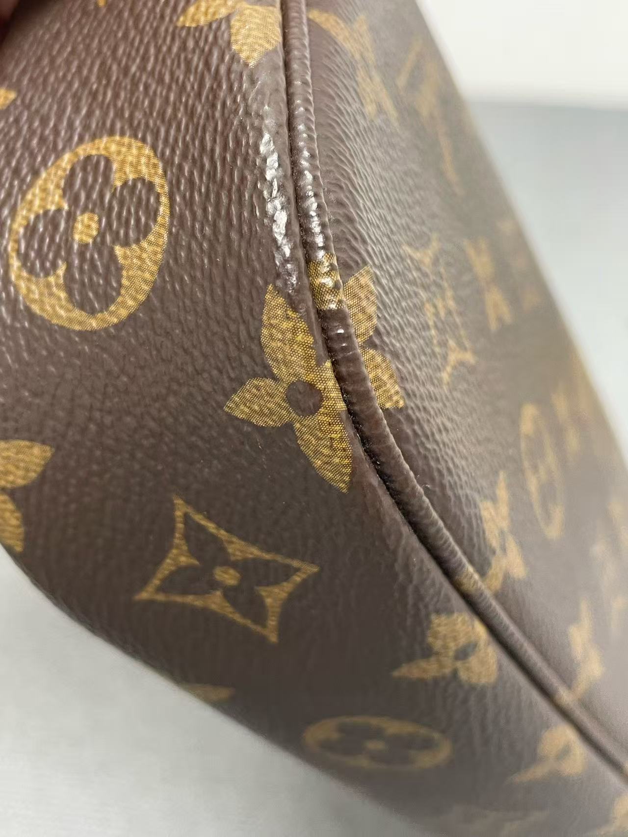 Louis Vuitton - Pochette Ivy - Monogram coated canvas with natural cowhide leather trim - Brown - (mini)