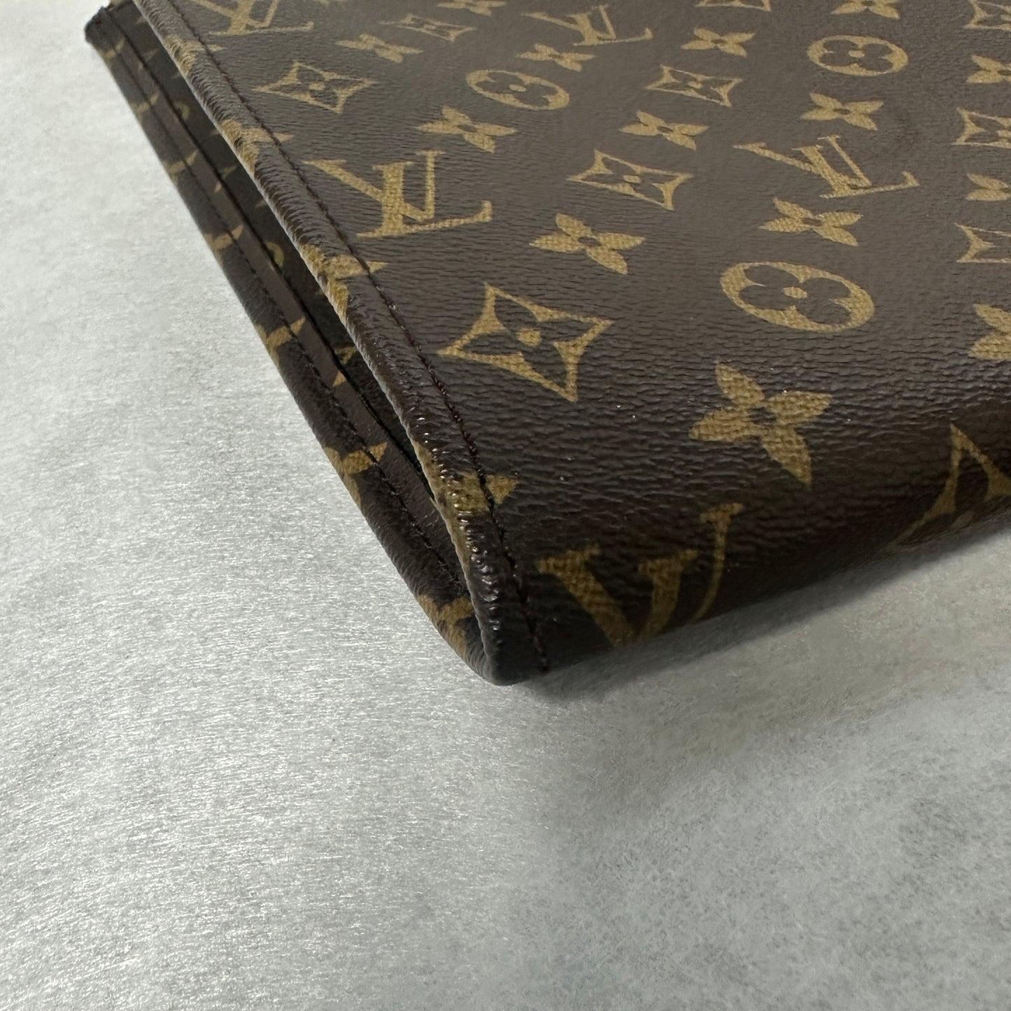 Louis Vuitton - Pochette Jour - Synthetic - Brown - (large)