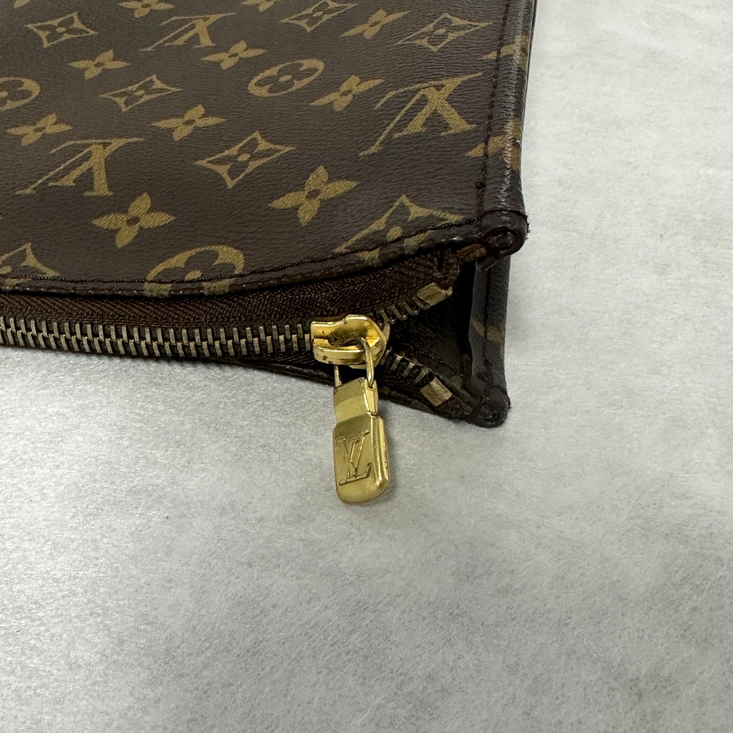 Louis Vuitton - Pochette Jour - Synthetic - Brown - (large)