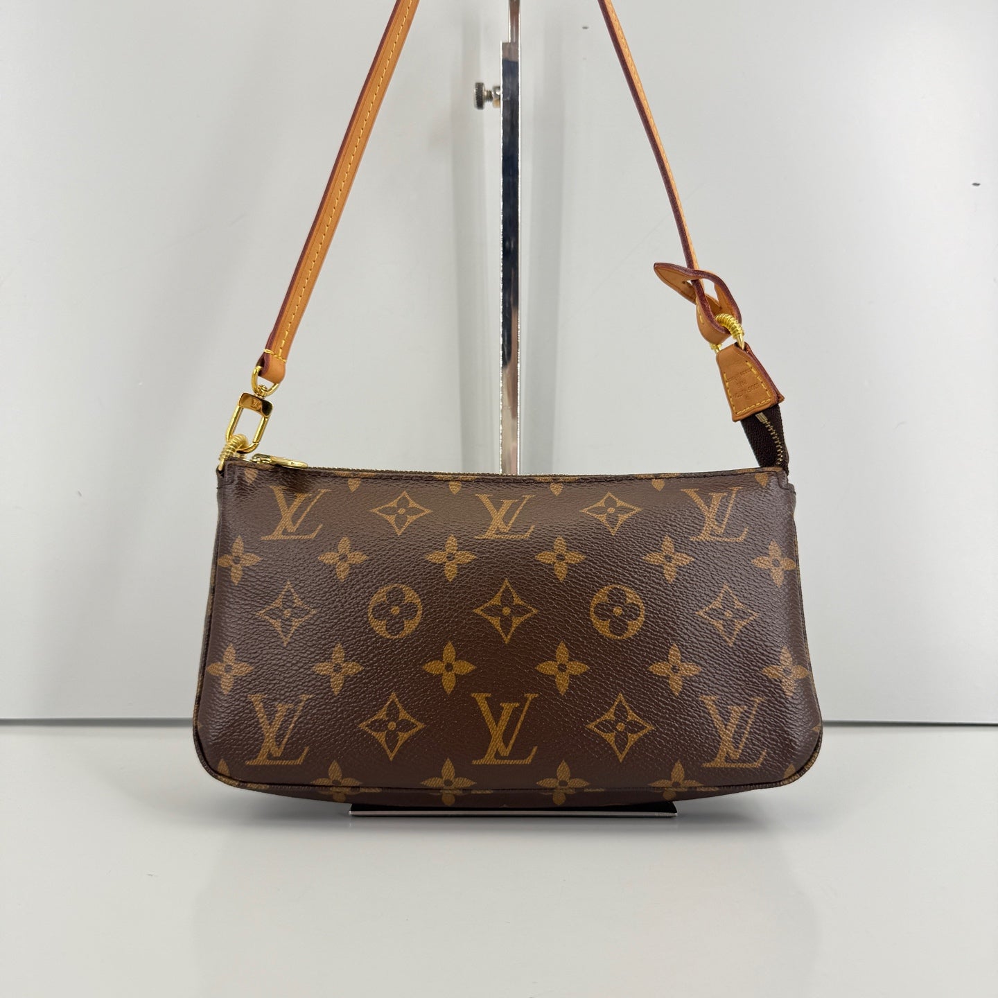Louis Vuitton - Pochette - Leather - Brown - (mini)