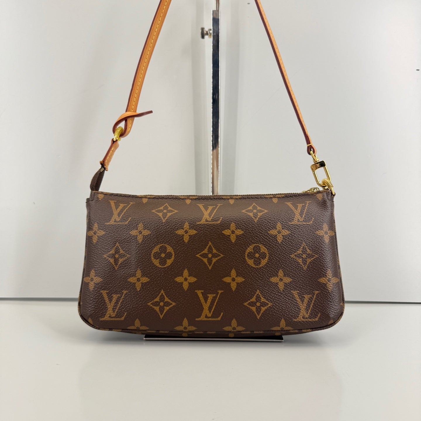 Louis Vuitton - Pochette - Leather - Brown - (mini)