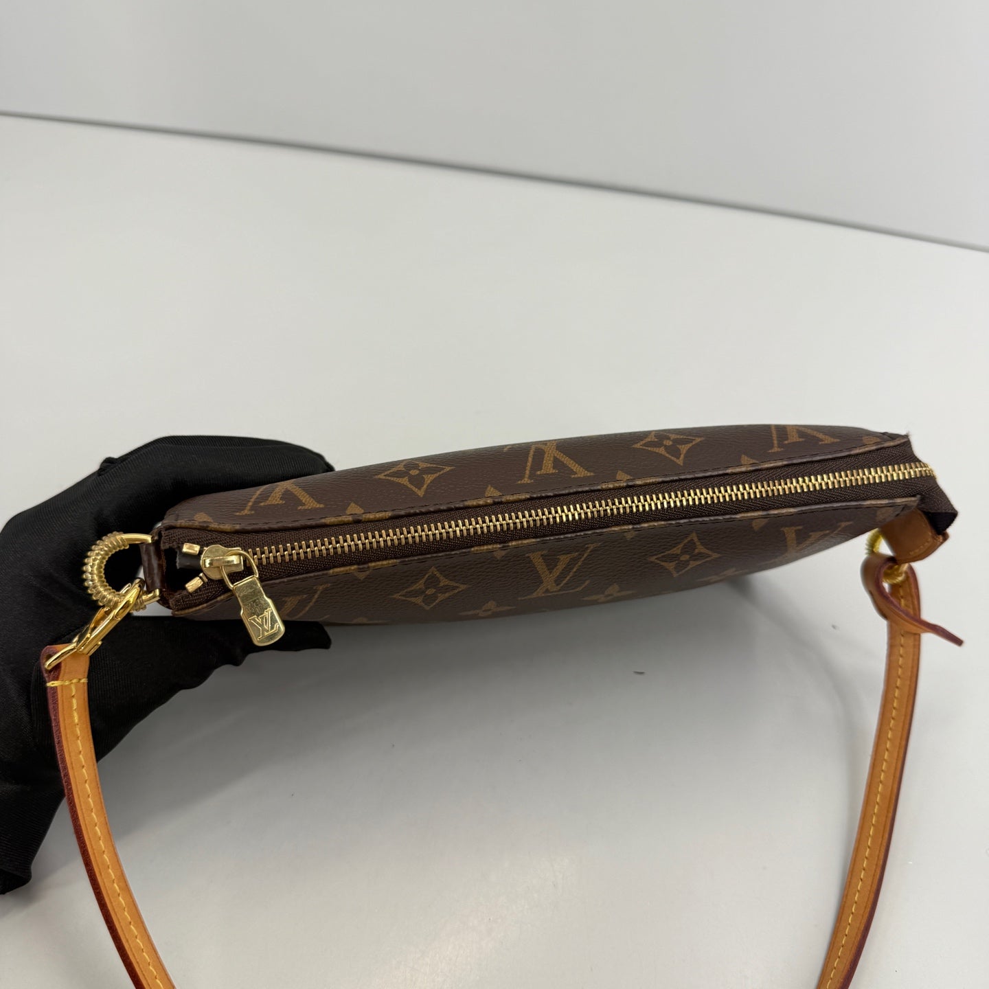 Louis Vuitton - Pochette - Leather - Brown - (mini)