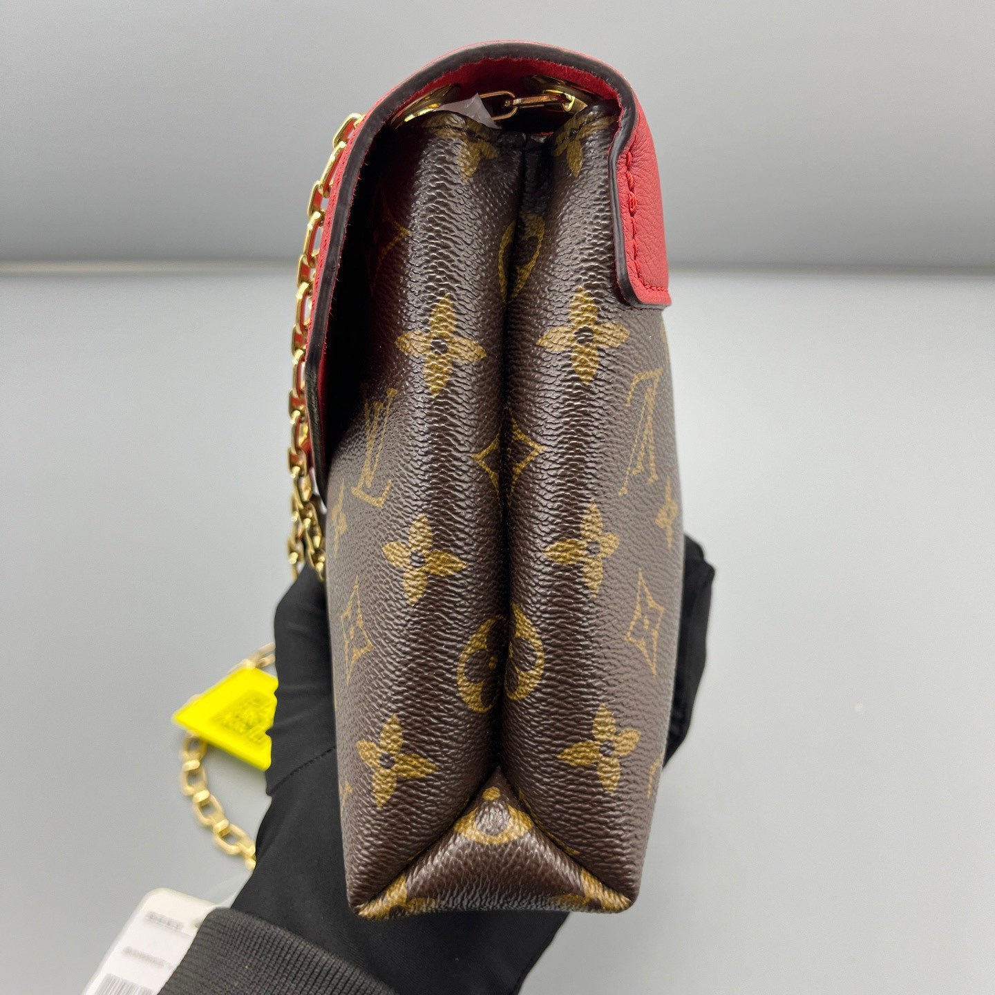 Louis Vuitton - Pochette Metis Chain Bag - Monogram coated canvas and grained leather - Brown and Red with Gold-Tone Hardware - (small)