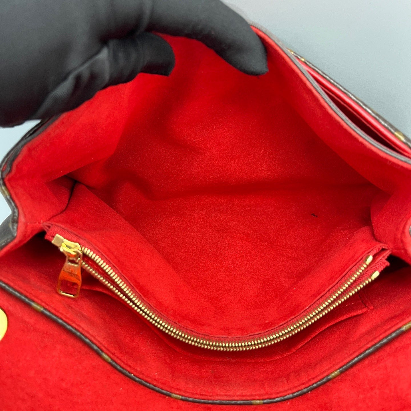 Louis Vuitton - Pochette Metis Chain Bag - Monogram coated canvas and grained leather - Brown and Red with Gold-Tone Hardware - (small)