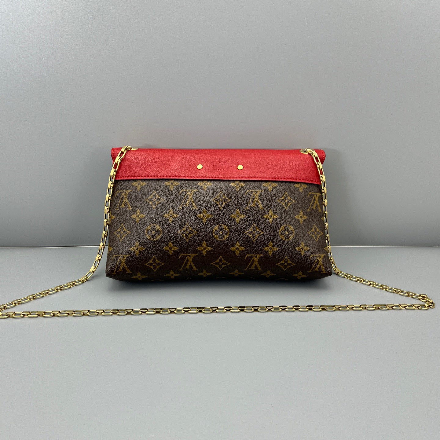 Louis Vuitton - Pochette Metis Chain Bag - Monogram coated canvas and grained leather - Brown and Red with Gold-Tone Hardware - (small)