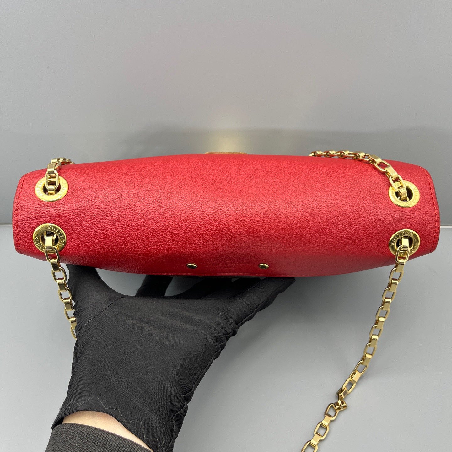 Louis Vuitton - Pochette Metis Chain Bag - Monogram coated canvas and grained leather - Brown and Red with Gold-Tone Hardware - (small)