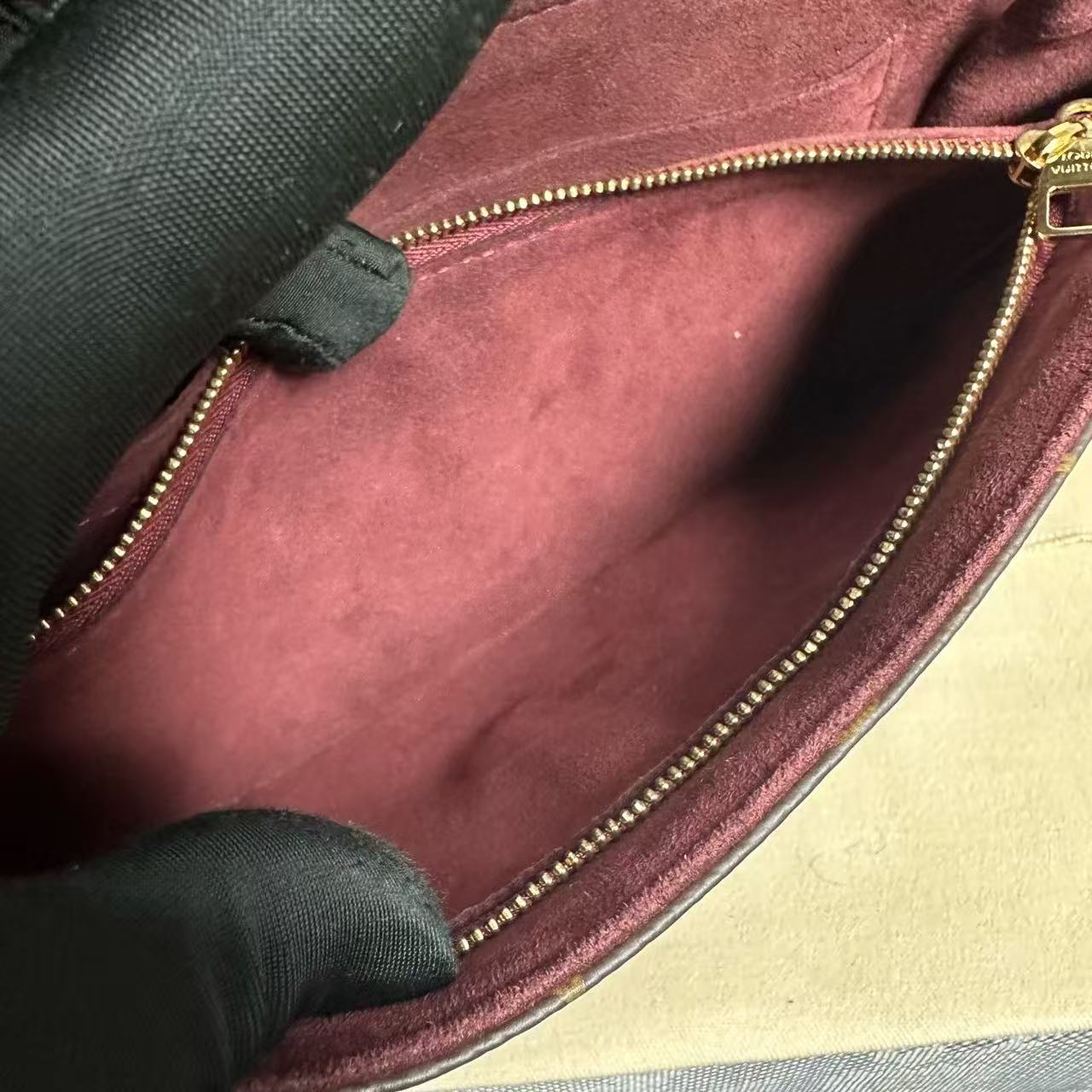 Louis Vuitton - Pochette Métis Chain - Monogram coated canvas with grained leather trim - Monogram Brown with Burgundy Flap - (Small)