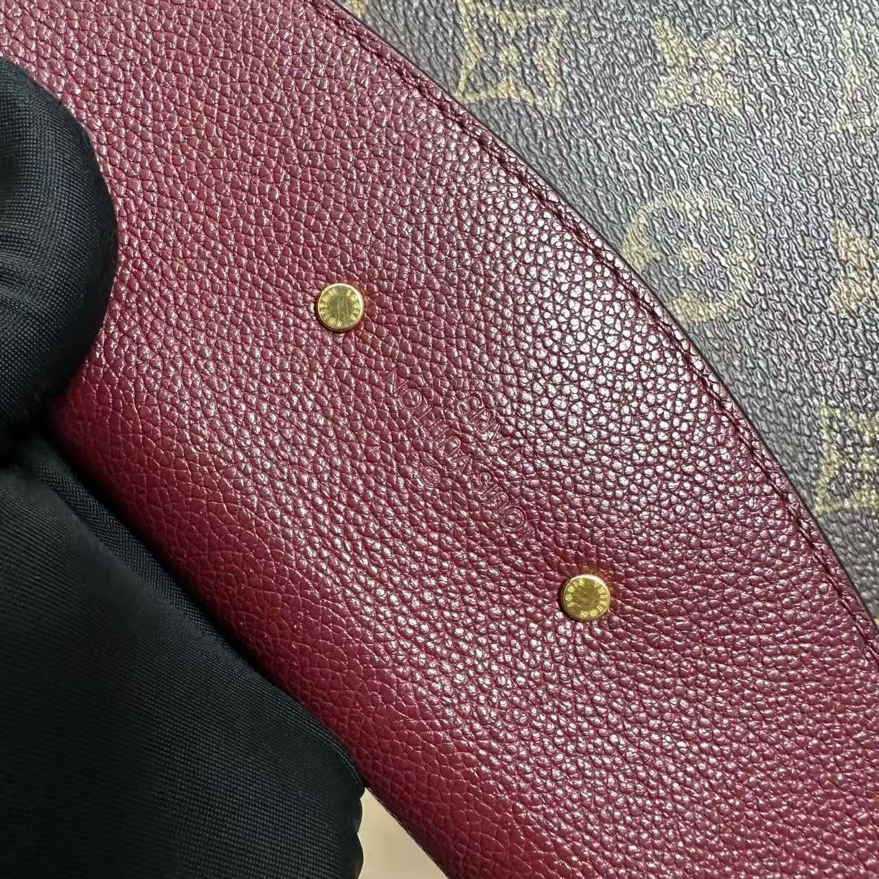 Louis Vuitton - Pochette Métis Chain - Monogram coated canvas with grained leather trim - Monogram Brown with Burgundy Flap - (Small)