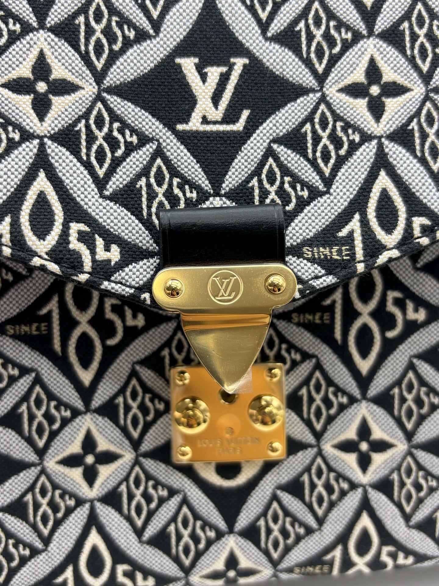 Louis Vuitton - Pochette Metis - Cloth - Black - (medium)