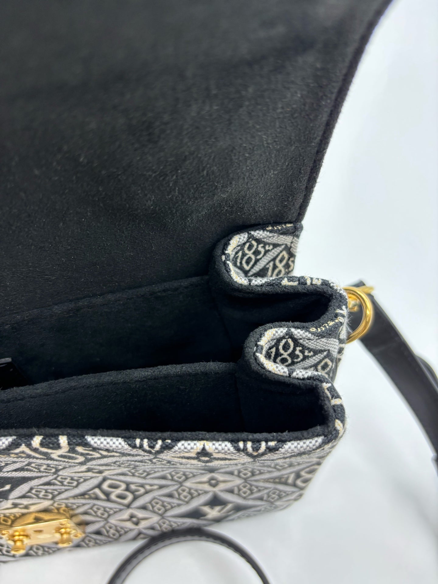 Louis Vuitton - Pochette Metis - Cloth - Black - (medium)